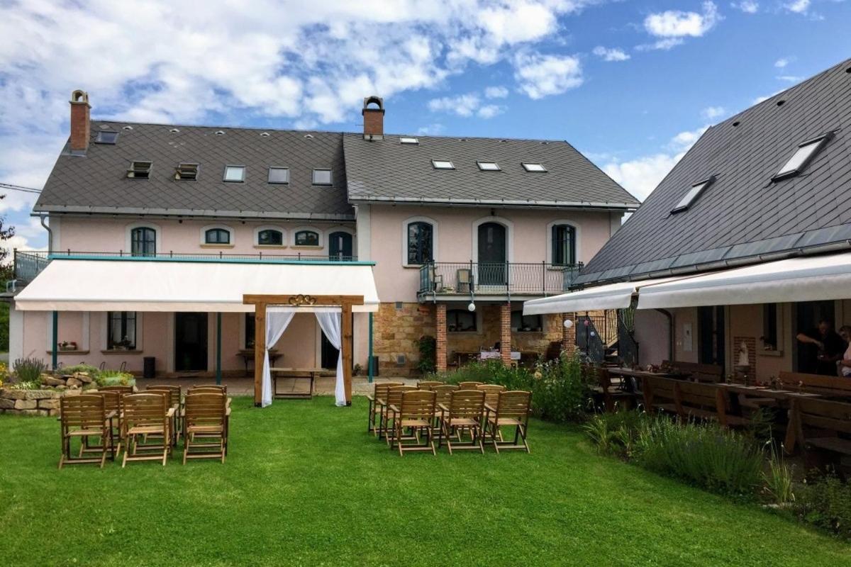 Na Kopecku Ad 1795 - Penzion S Restauraci A Wellness V Podkrkonosi Dvůr Králové nad Labem المظهر الخارجي الصورة